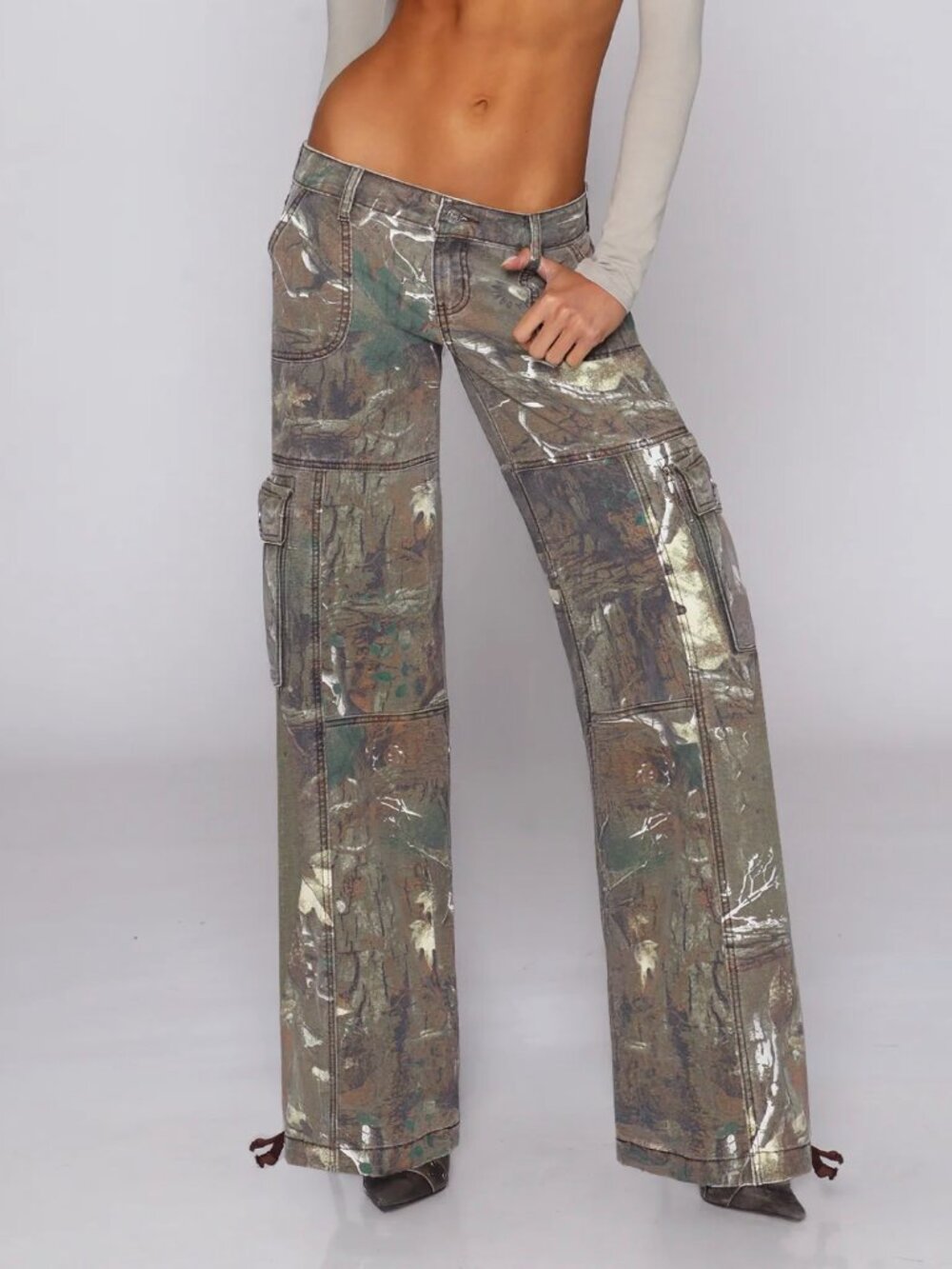 Revice Denim The Amelia Pant in Oakland RealTree Size 27
